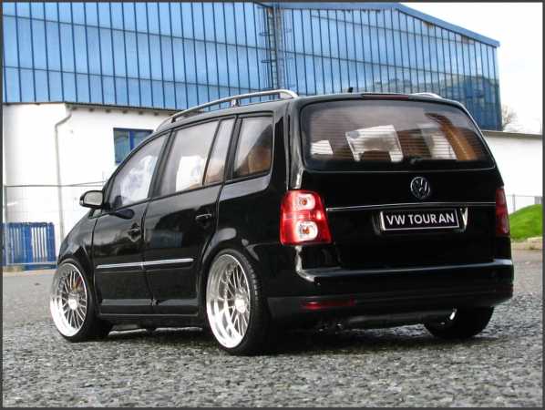 1:18 VW Touran 1T TDI mit BBS LM Alufelgen inkl. OVP